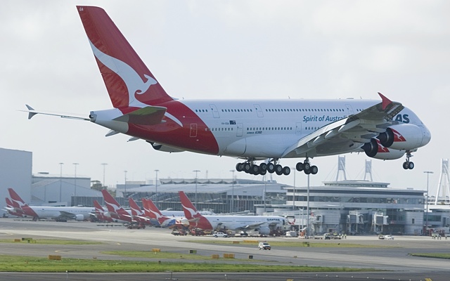 Qantas вынуждена «жить на свои»