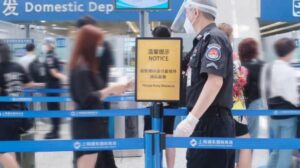 Национальная иммиграционная администрация (NIA) заявила 12 мая 2022 г., что будет строго ограничивать китайцев, которые не могут доказать необходимость выезда из страны, а также ужесточать требования к получению китайских паспортов. В нём говорилось, что новая политика направлена на то, чтобы люди не могли привезти вирус Covid-19 обратно в Китай из-за рубежа.
